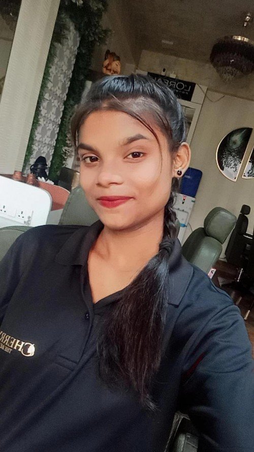 Sonali  home tutor in Prayagraj.